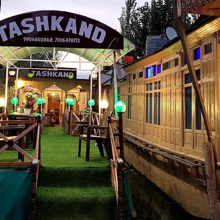 Tashkand Houseboat Srīnagar Exteriör bild